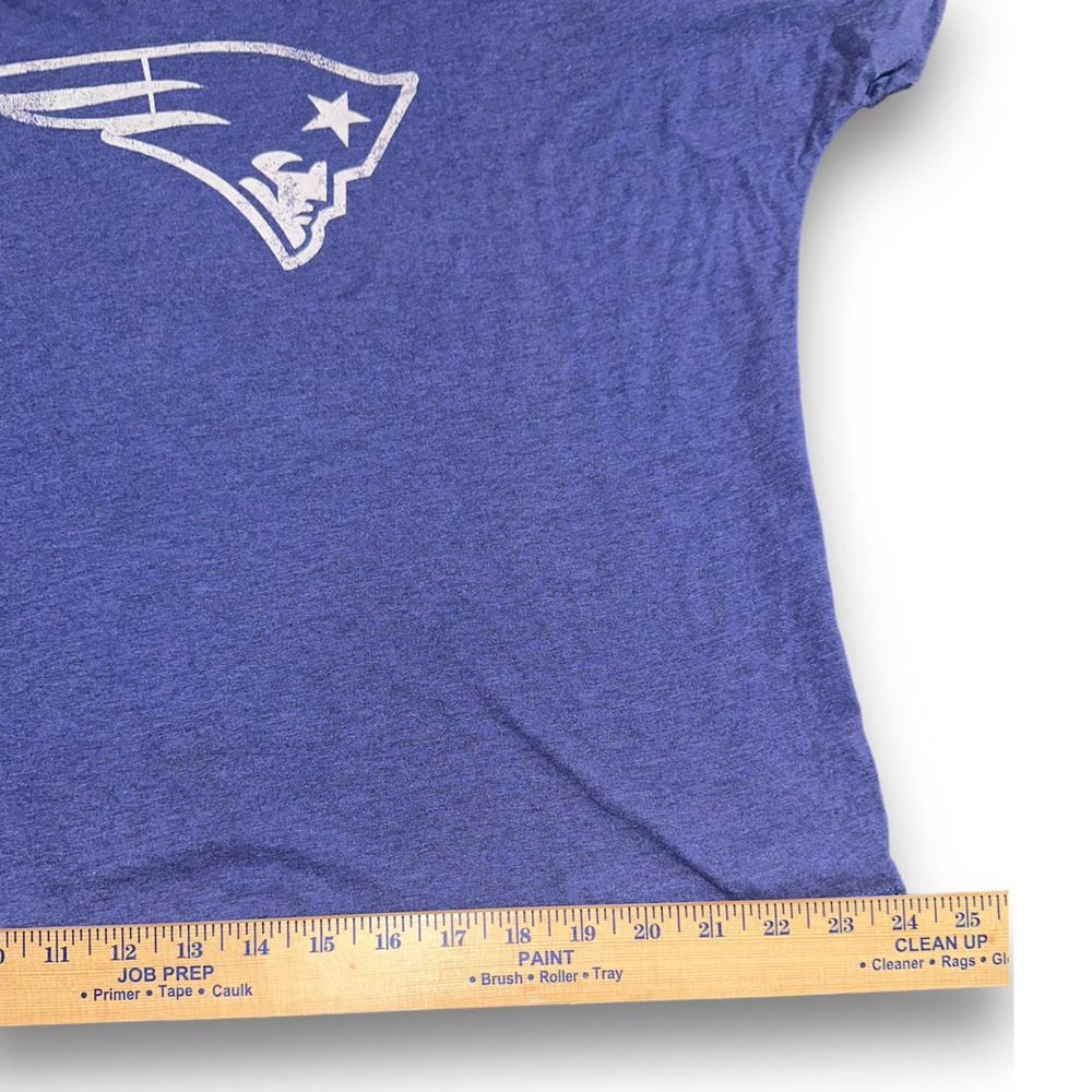 Loose Fit New England Patriots Women's V-neck Top Size:‎ XL - Picture 3 of 5